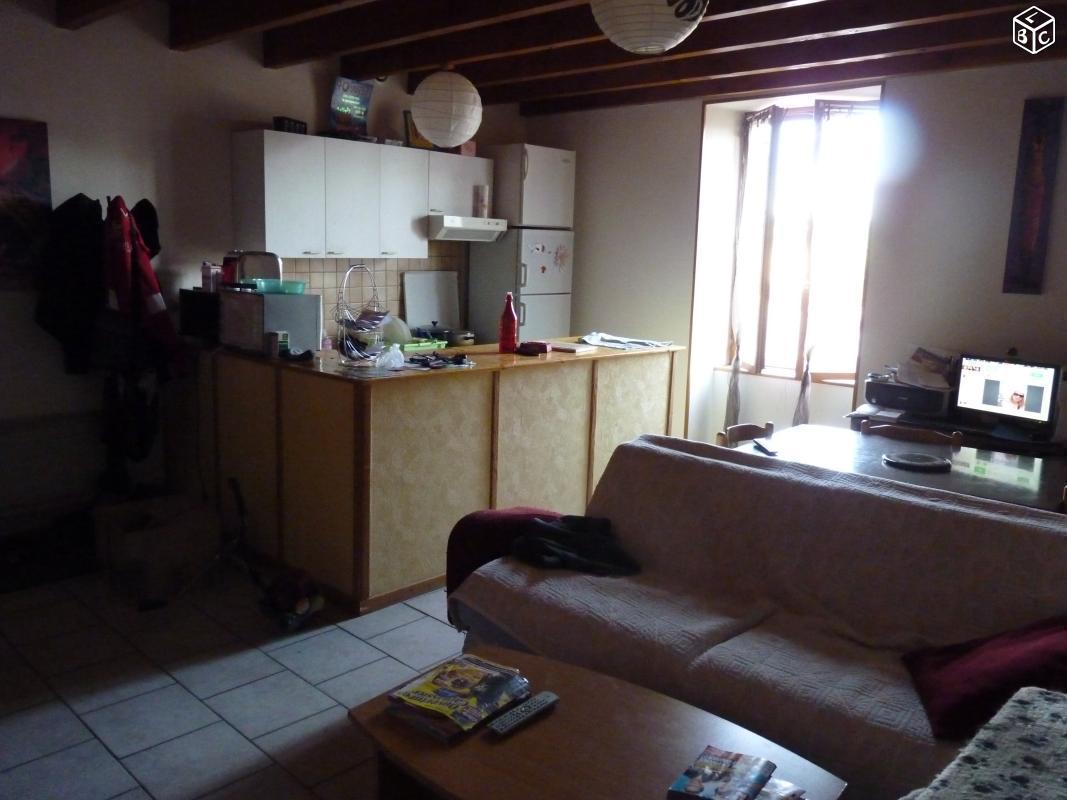 Appartement F3  (5 min de Cournon d'Auvergne)