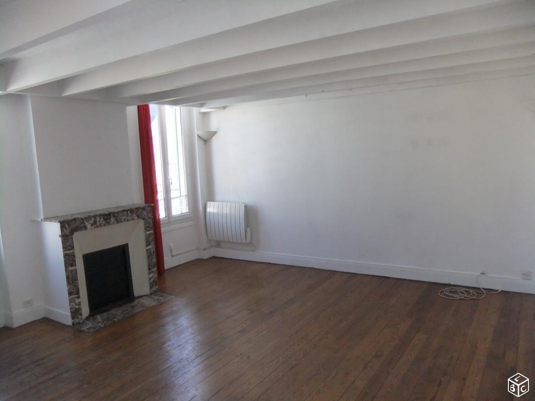 F2 duplex quartier ST Gilles