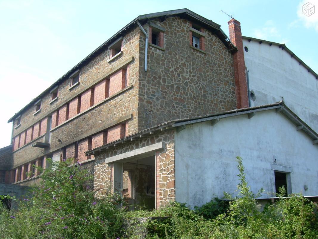 TERRAIN ET BATIMENT A RENOVER ou A DETRUIRE