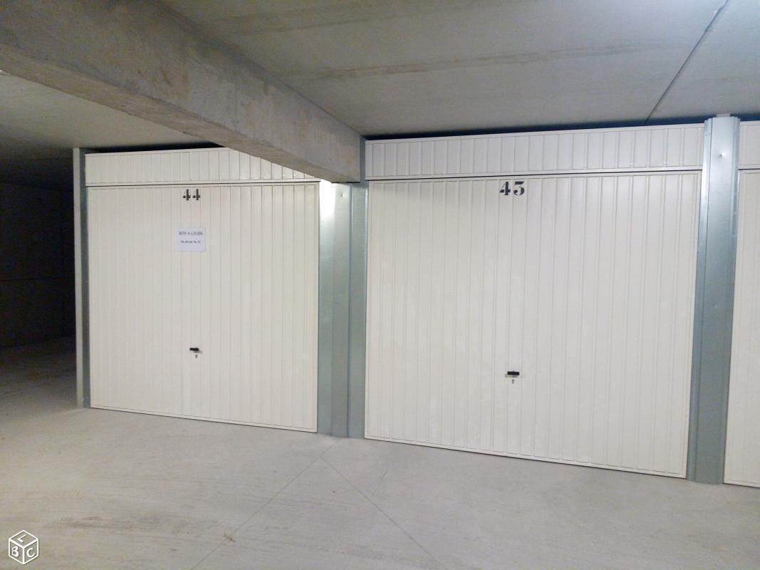 Garage / box sous sol residence coeur st max 1