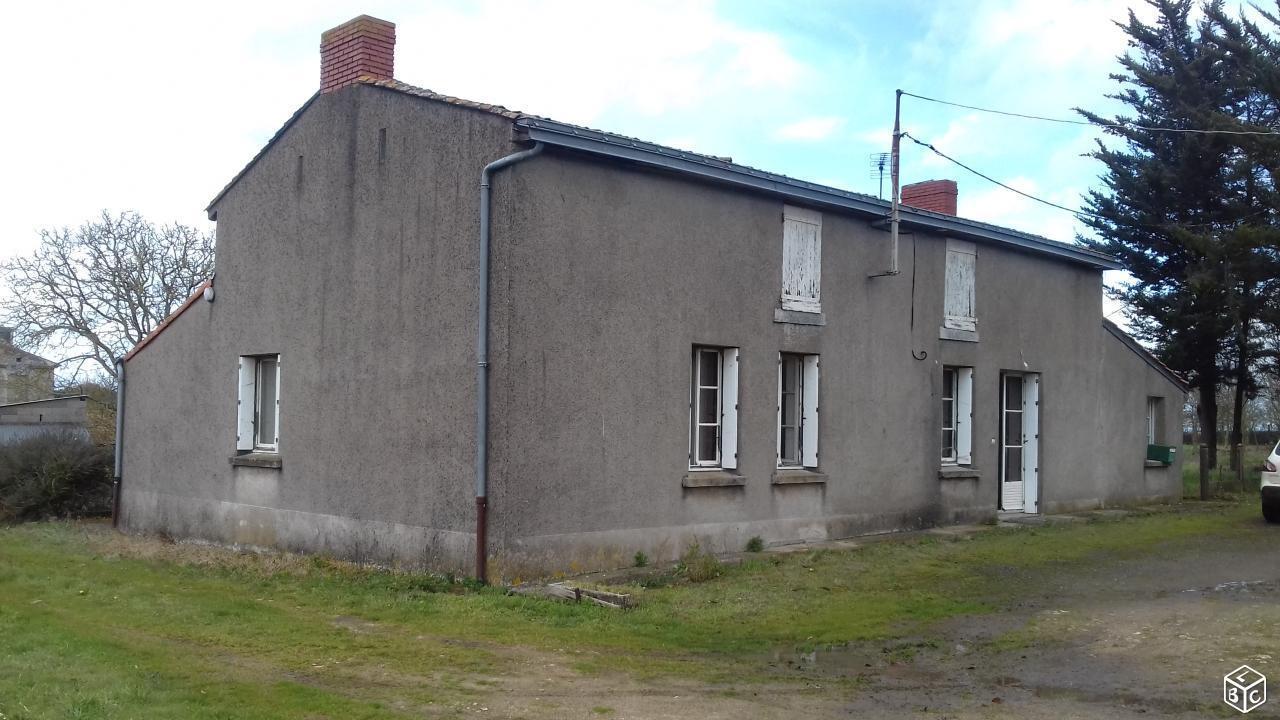 FERME avec 5 Hectares de terre attenant