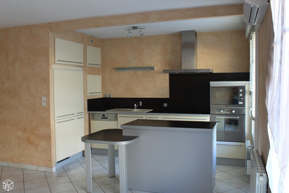 Appartement de 64 m2 tout equipe en plein centre