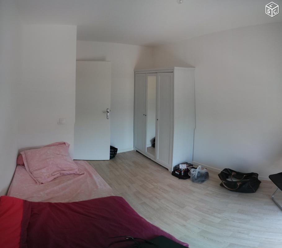 Chambre indépendante dans gd Duplex - La Plaine