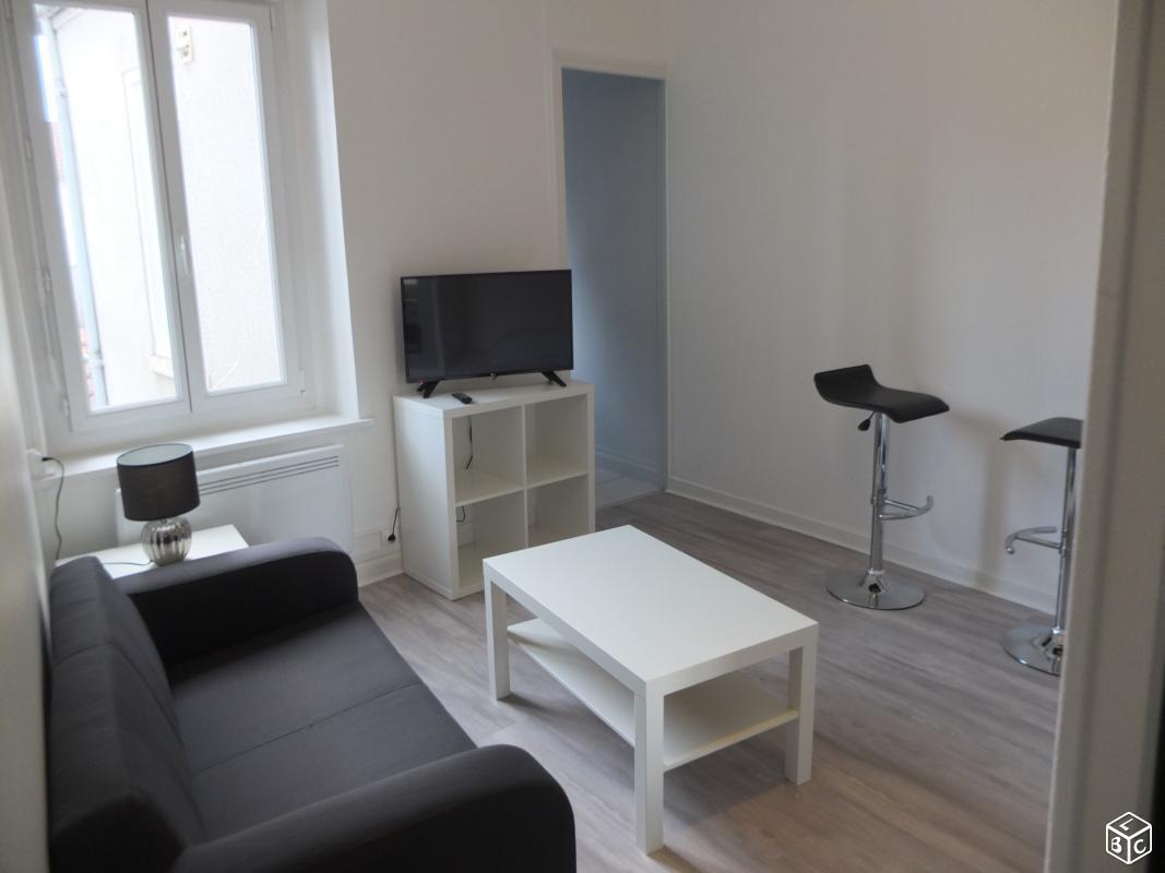 Studio 22 m2 rue de Cernay refait entièrement