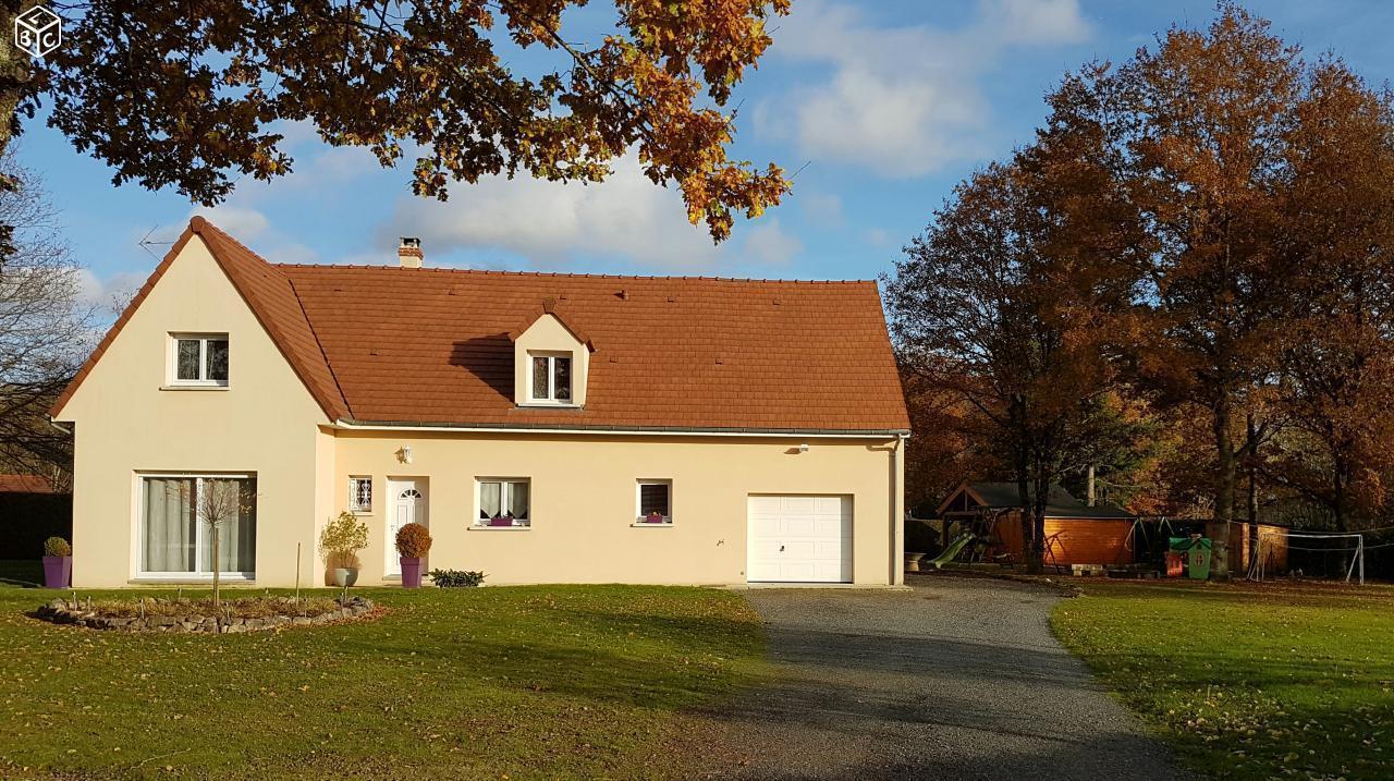 Belle maison de 2002 sur terrain clos de 2577 m²