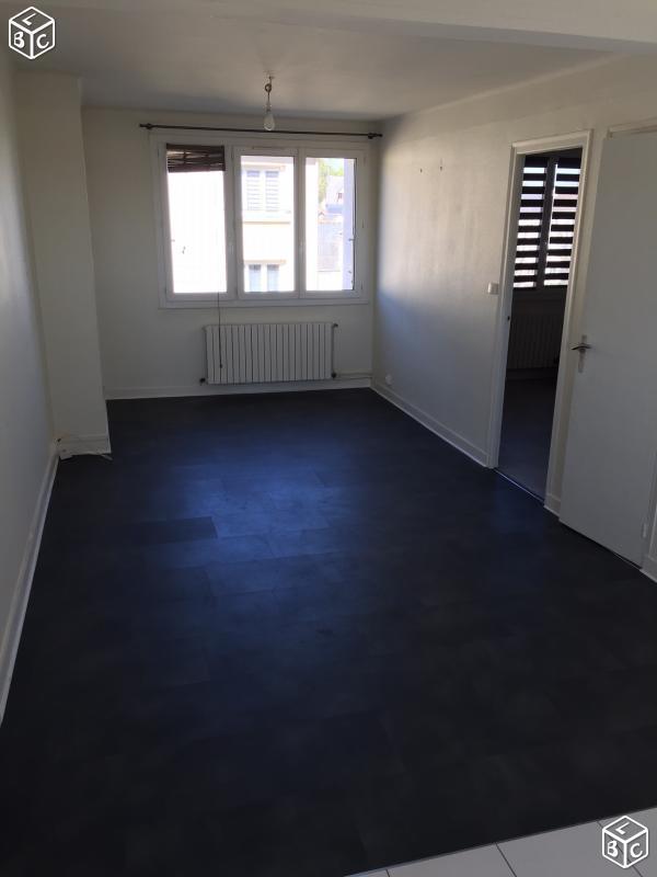 Loue Studio T1 -  - 24m²