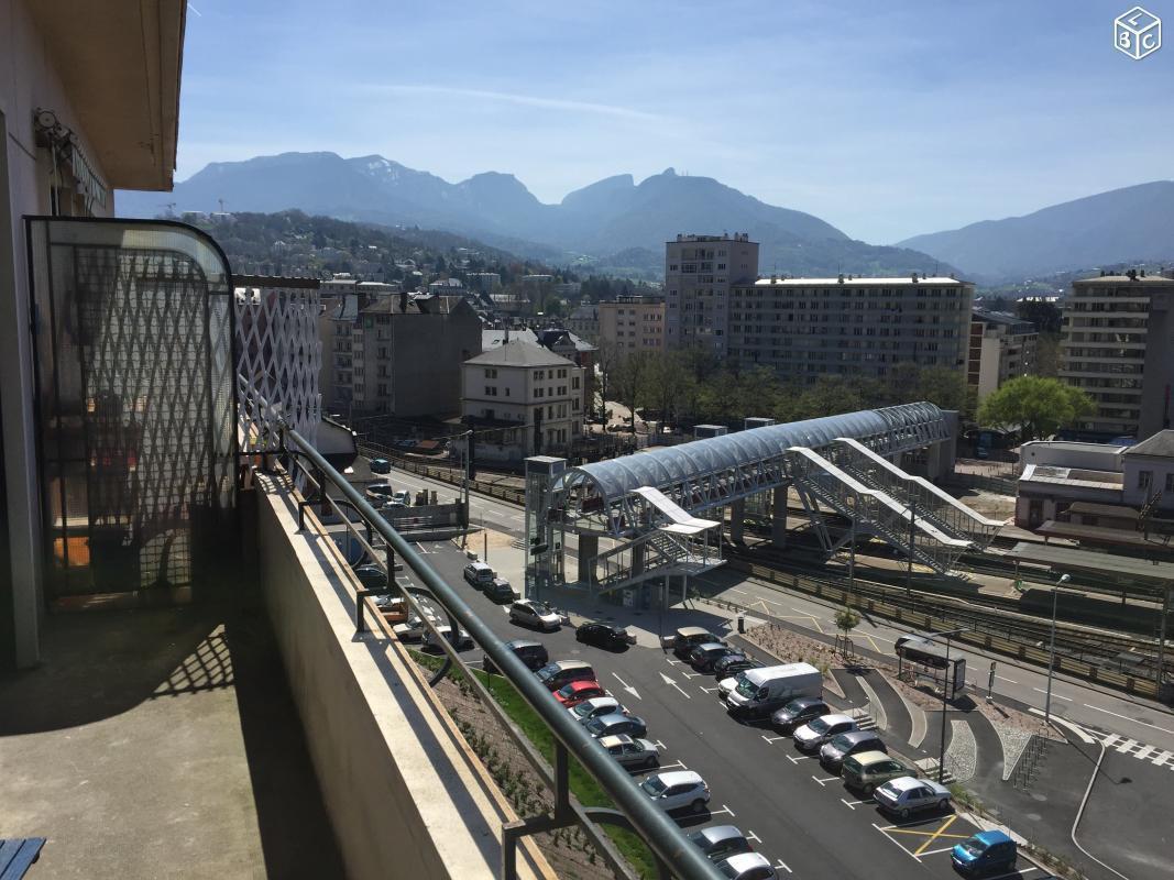 Chambre dans T4 pour 3 pers. En face de la gare