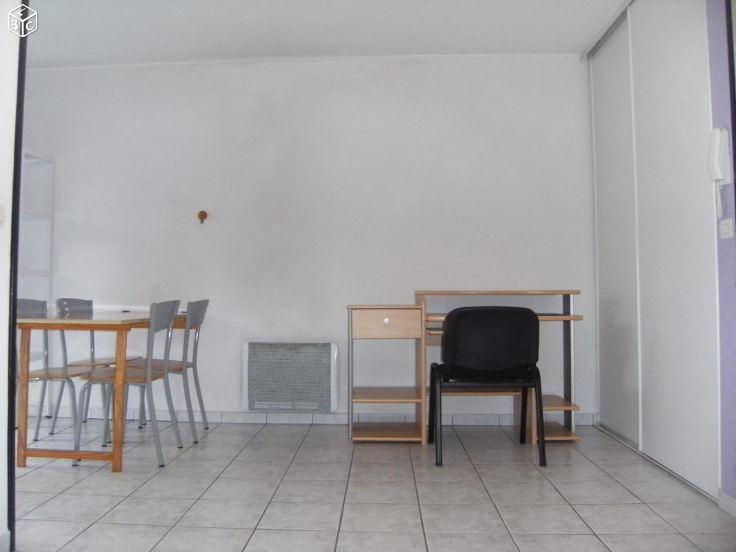 Studio meublé  24 m2 2min FAC