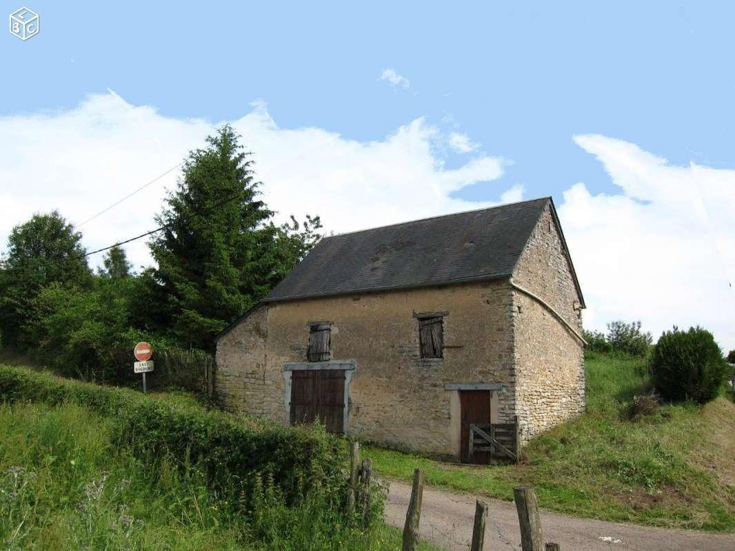 Morvan - grange en pierres sur 1400 m2 avec vue