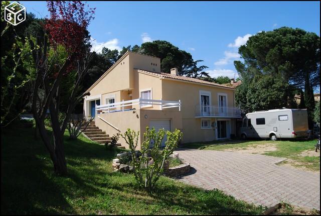 Maison avec piscine proche commerces et écoles