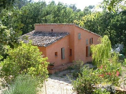 Loue petite maison indépendante avec piscine