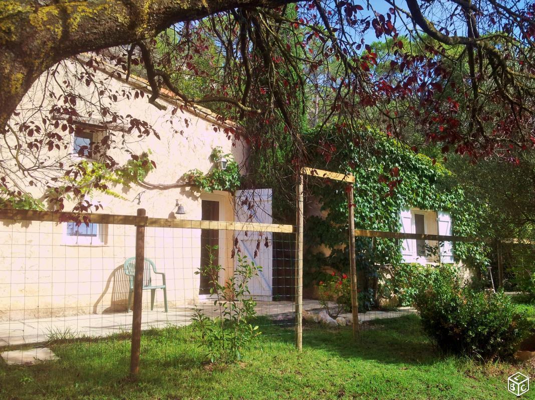 Maison dans hameau proche Duranne et Arbois