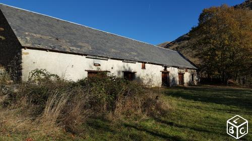 Belle grange à la montagne