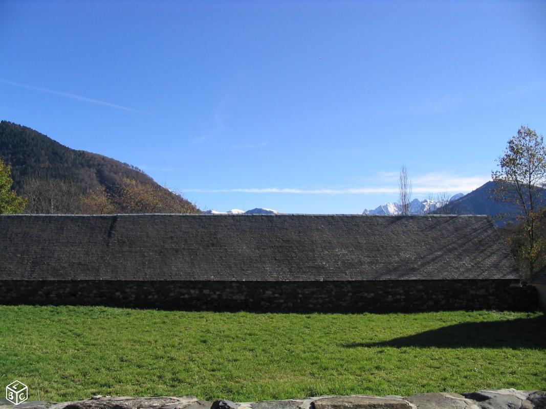 Belle grange à la montagne