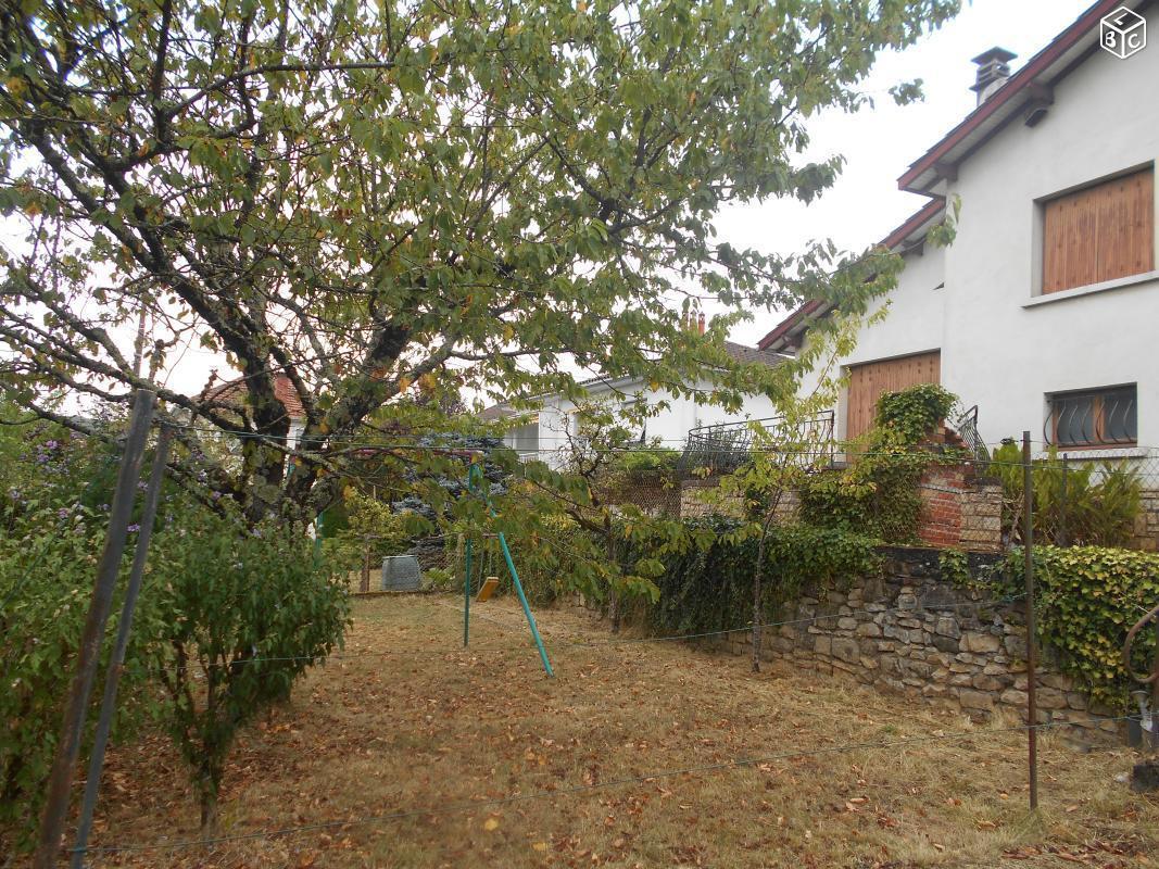 Maison sur les hauteur de figeac annees 60