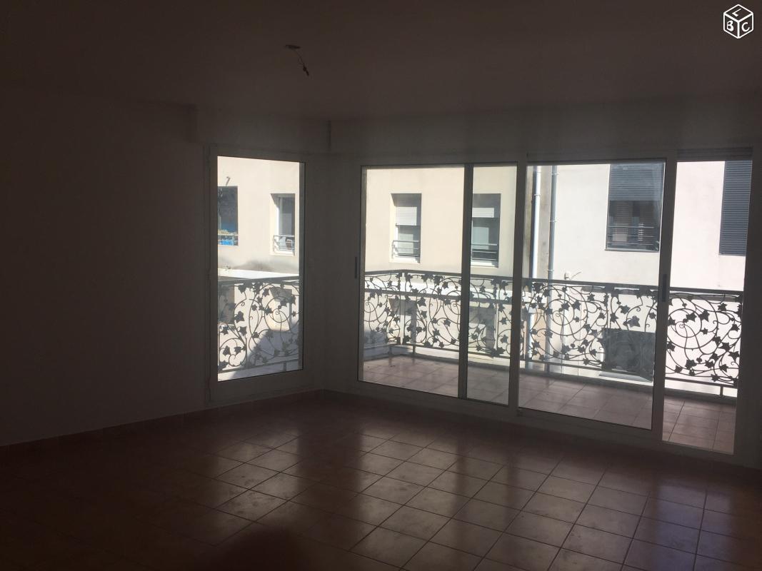 Grand appartement T2