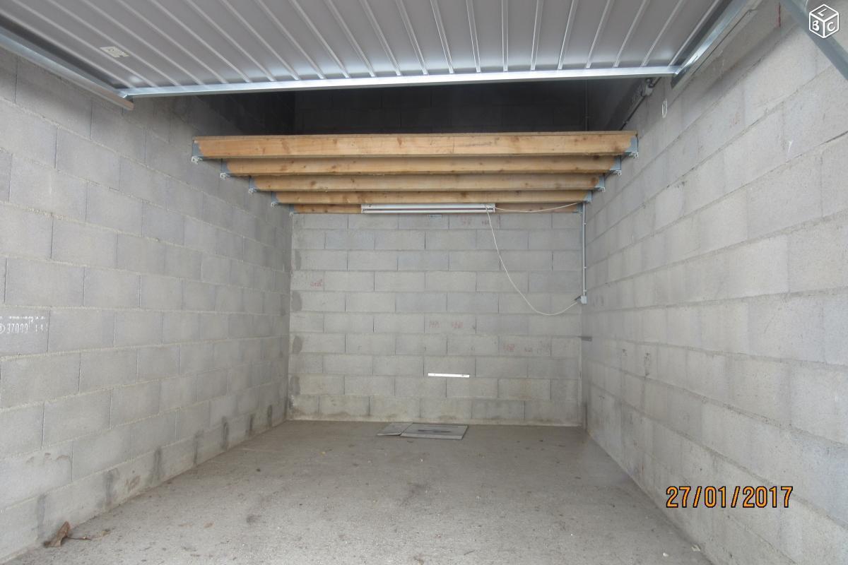 Argelès Garage avec mezzanine et élect