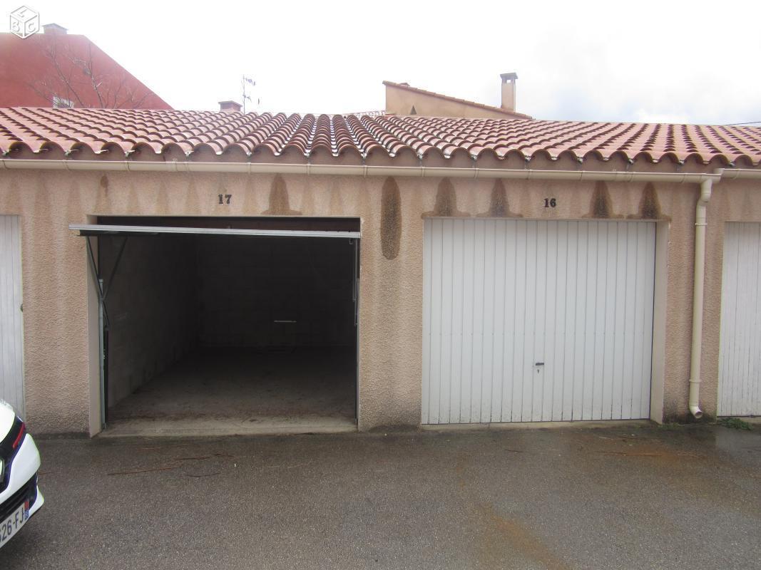 Argelès Garage avec mezzanine et élect