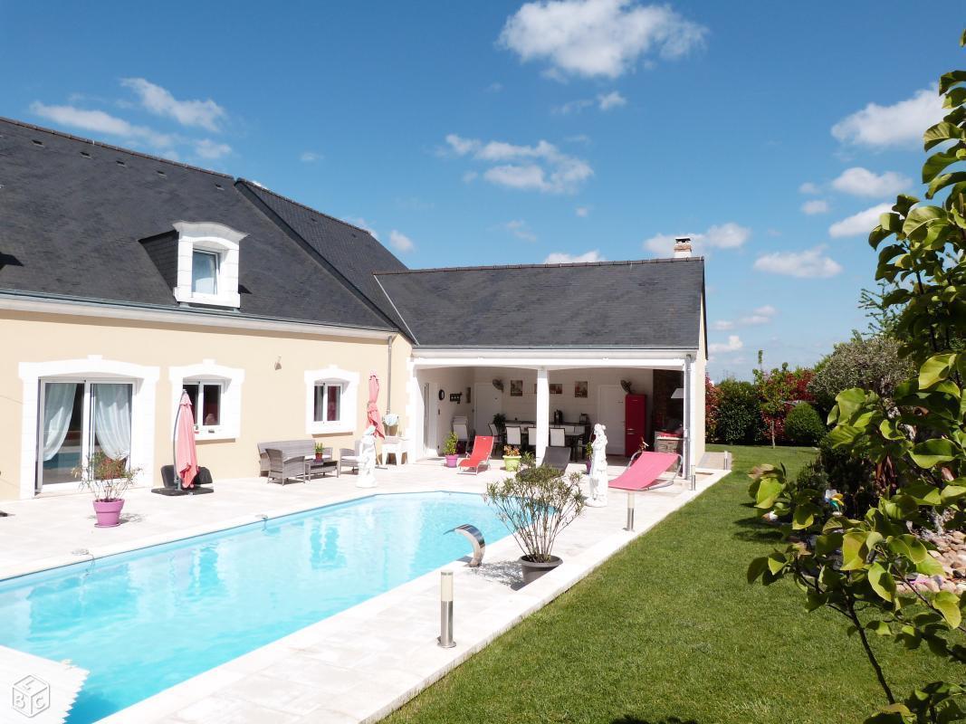 MAGNIFIQUE MAISON 308m2, haut de gamme, piscine