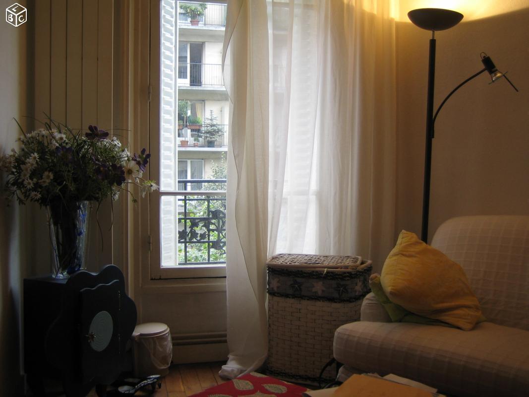 One bedroom in a 58m2 flat at14eme parc Montsourit