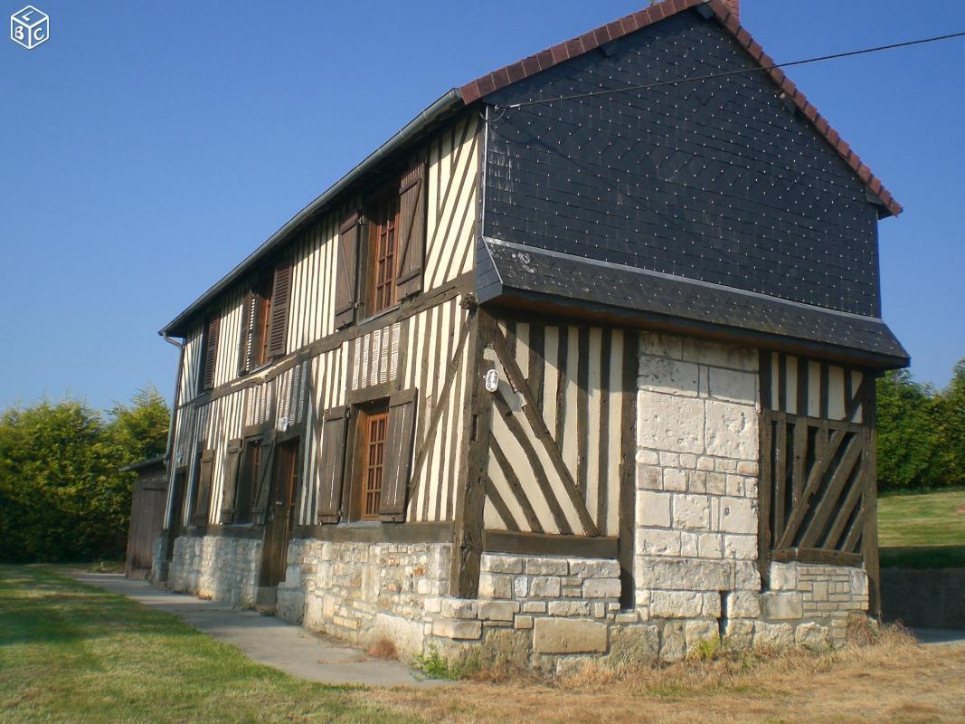 MAISON NORMANDE située à PONT LEVEQUE