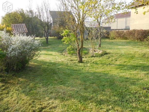 Terrain 700 m²