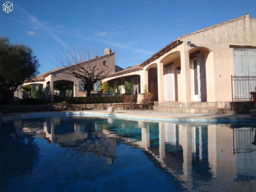 Figanieres: Maison de charme avec piscine