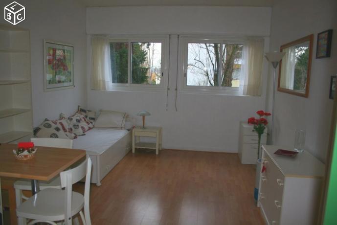 Studio meublé 18 m² à  (92)