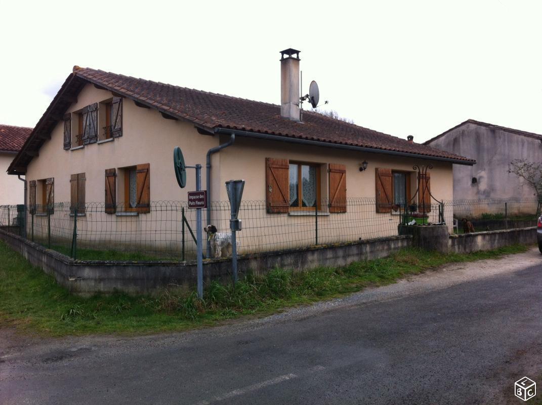 Maison à louer dans un petit village