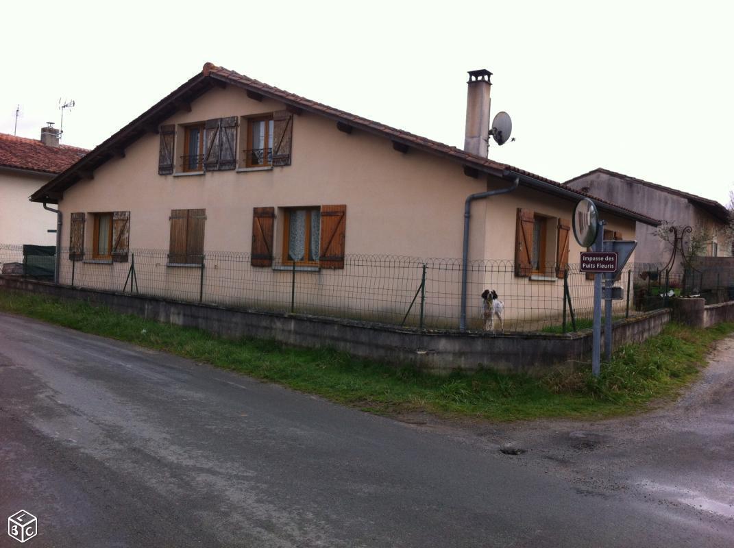 Maison à louer dans un petit village