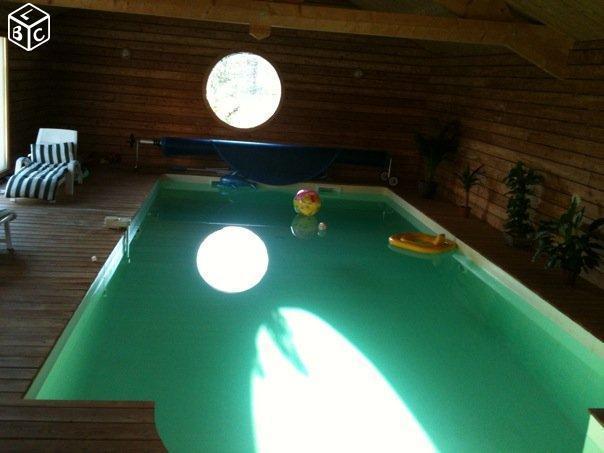 Maison avec piscine intérieure