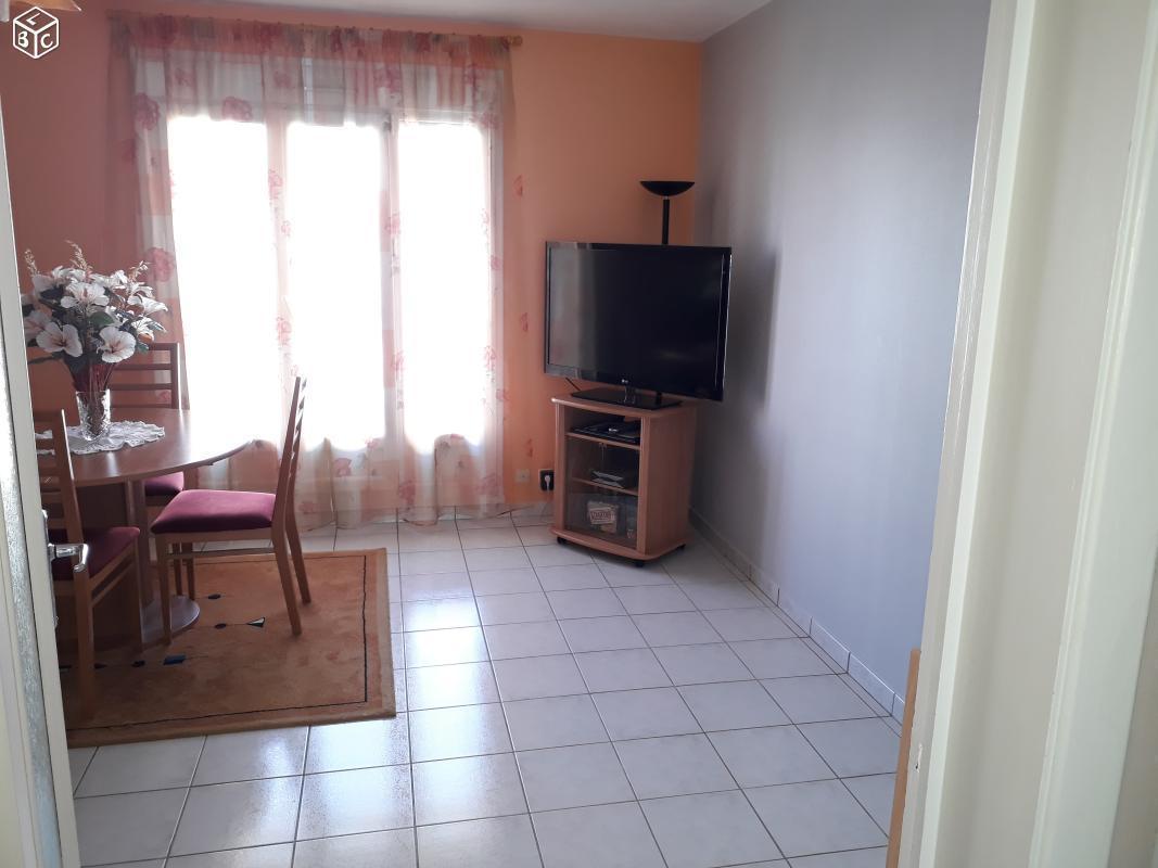 Appartement F3 lumineux - Proche Cézeaux - CHU