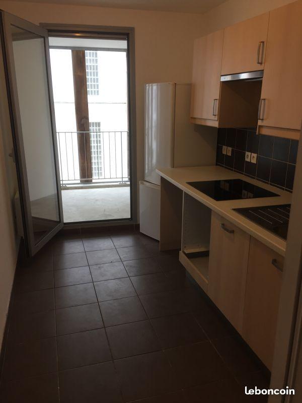 Appartement récent T4 95 m2 quai des marques