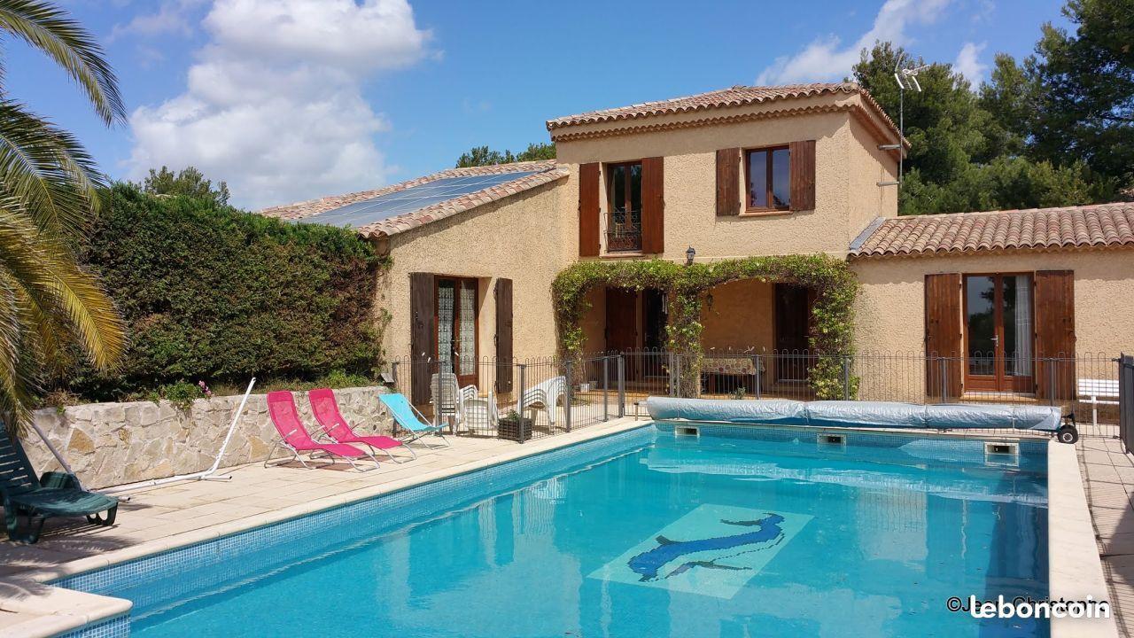 Villa de charme +Grand Pool House+Sous-sol+Piscine