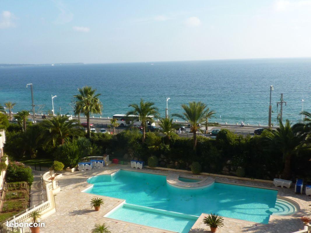 Appartement vue mer plage piscines Cannes la bocca