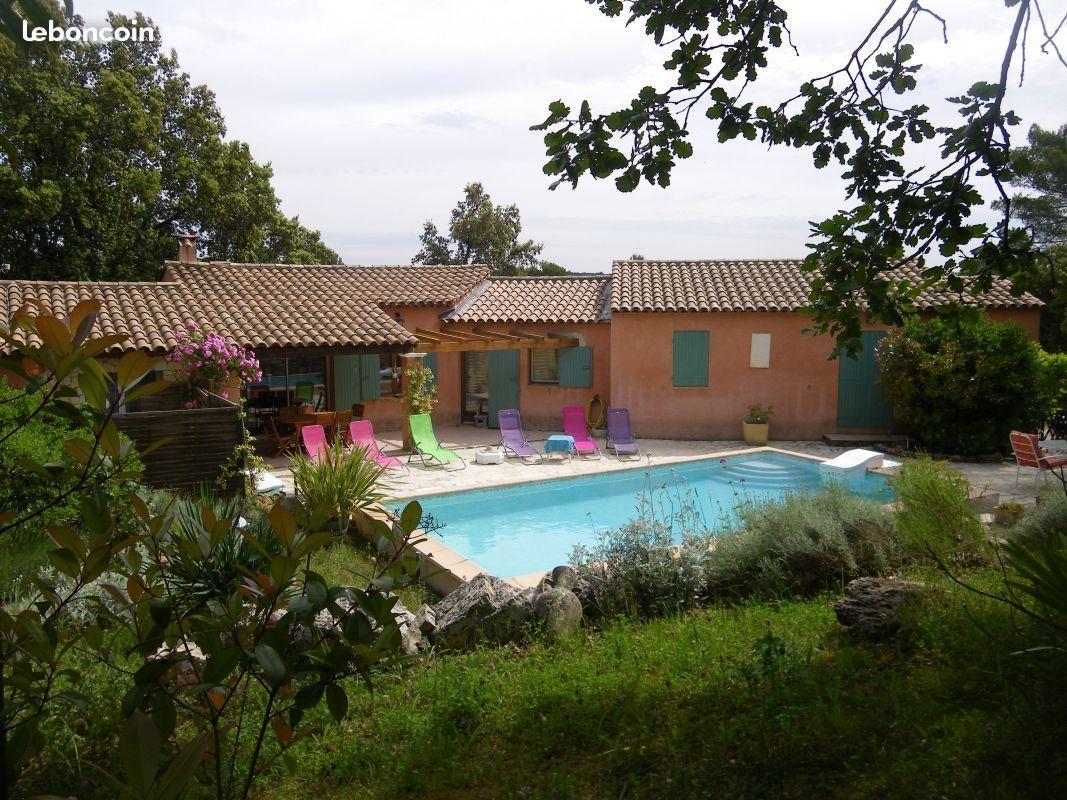 Villa avec piscine sur 4000m2 de terrain clos