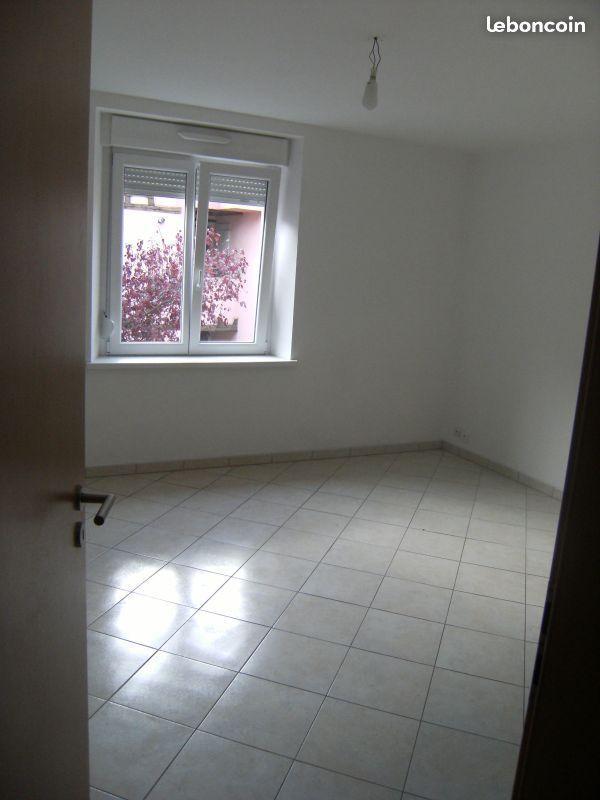 Loue appartement F2 à