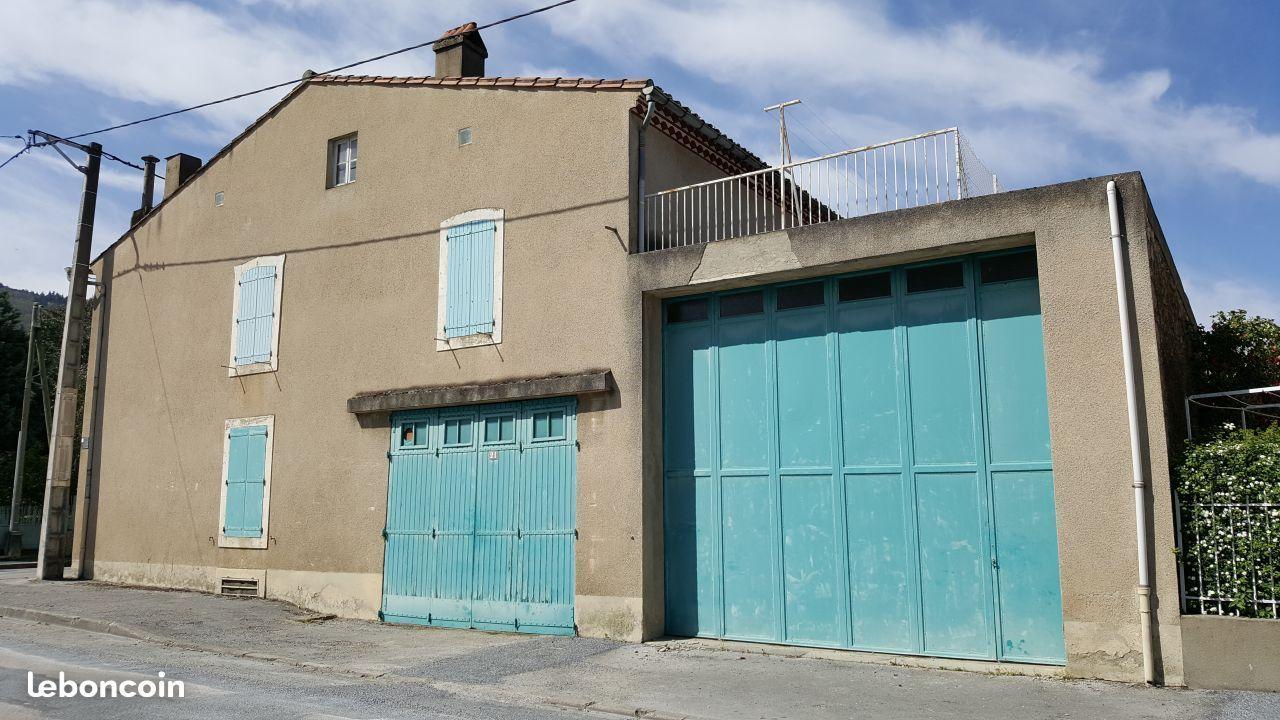 Maison avec garages