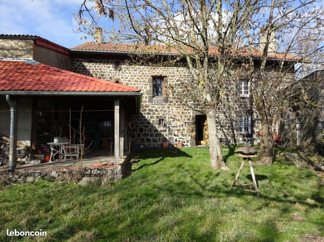 Maison de caractère en pierre à  43150