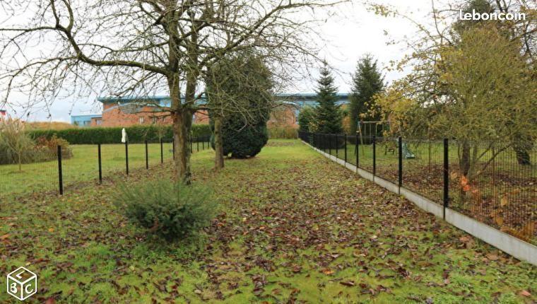 Maison au calme, en retrait de rue