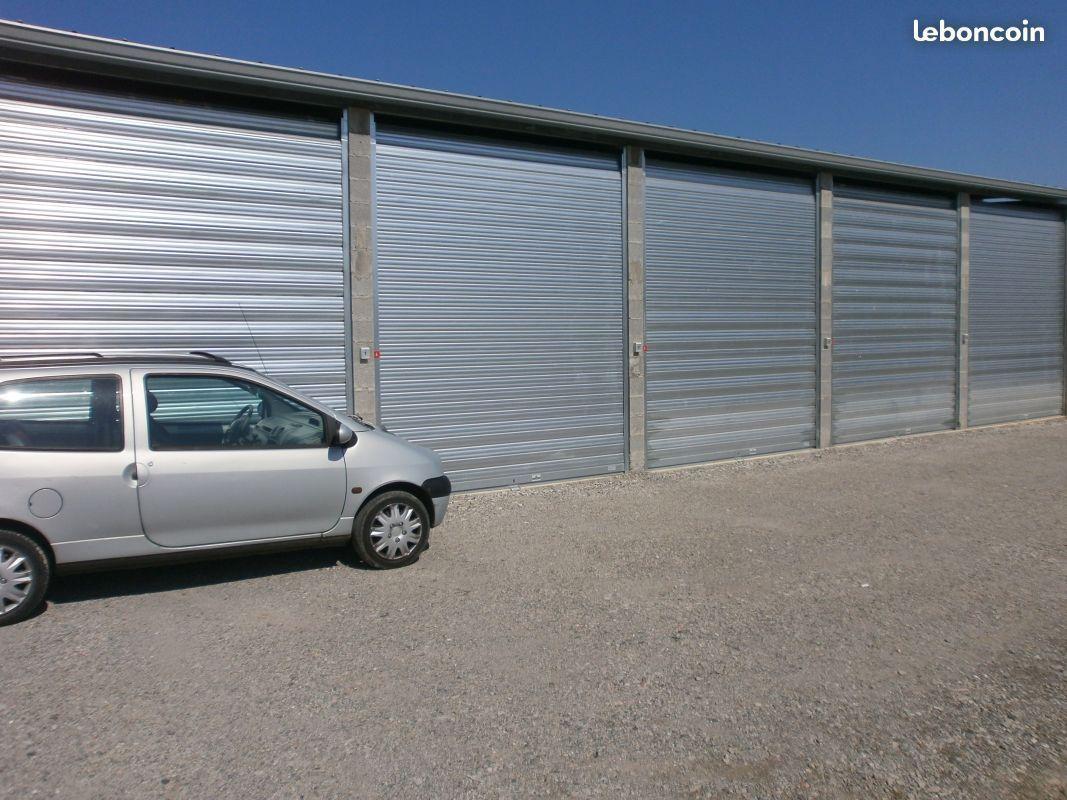 Loue box garage de stockage avec boite aux lettres