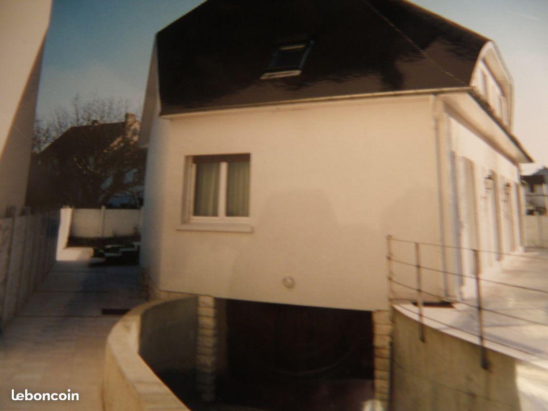 Trés grande maison en plein centre du blanc mesnil