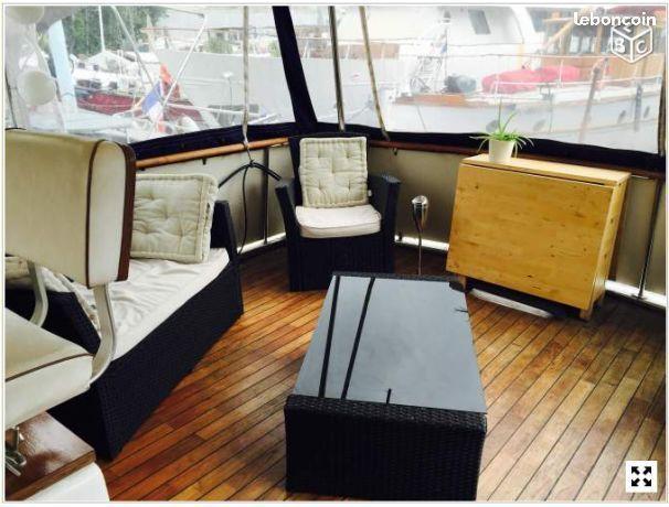 Bateau meublé 3 pièces de 40 m2 avec terrasse