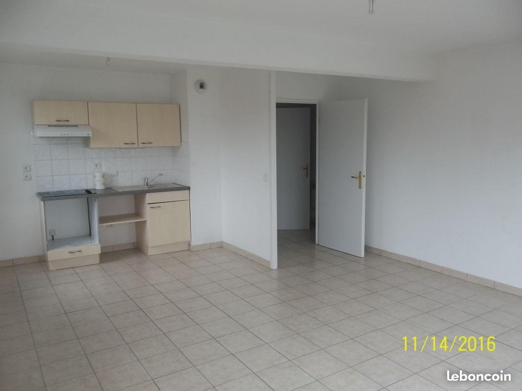 Appartement T2 49 m2 balcon parking résidence top