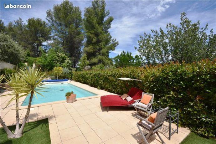 Villa 6 pièces 230 m²