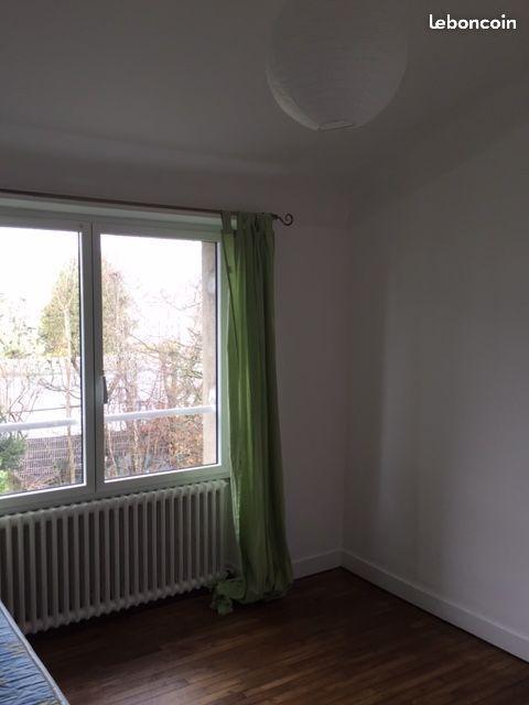 Chambre disponible dans petite maison