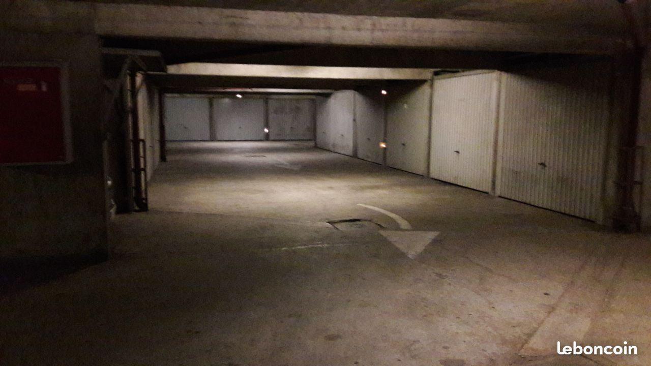 Garage simple fermé et sécurisé centre 2