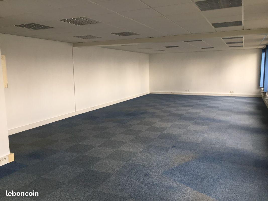 Loue plateau de bureau  Saint Sever 80m2