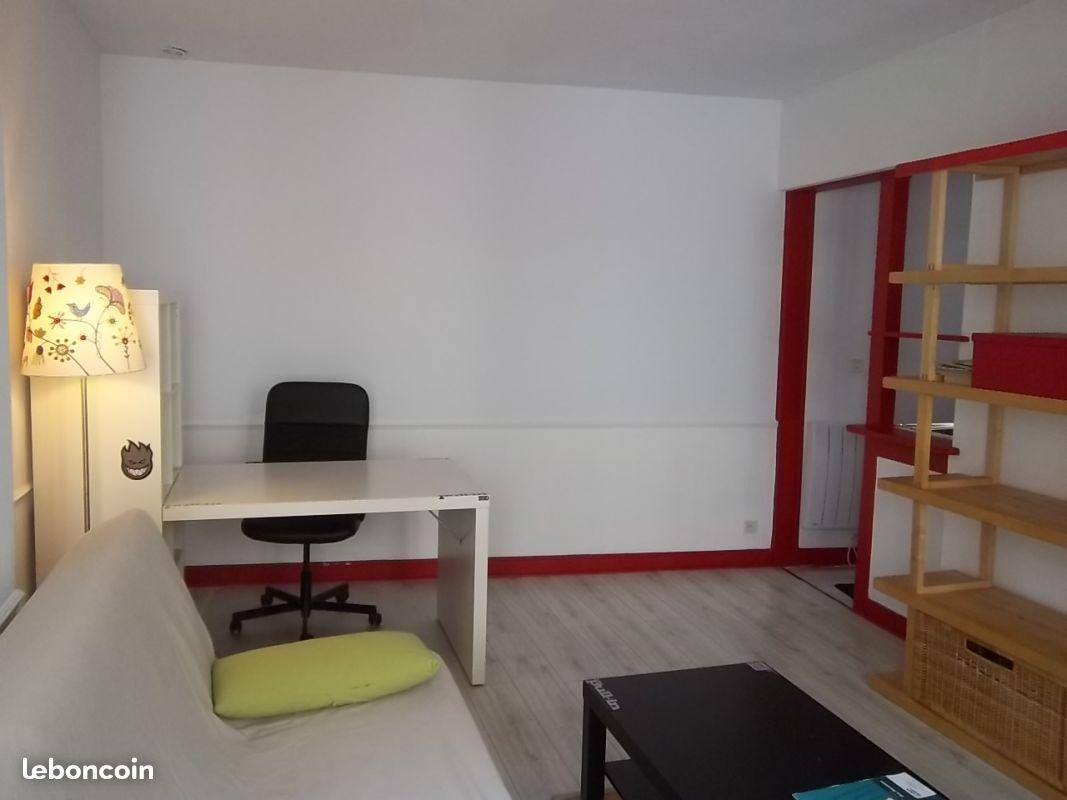 T1 meublé donnant sur cour intérieure - 23m²