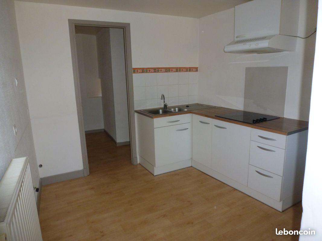Secteur a 75 / champeix maison de bourg